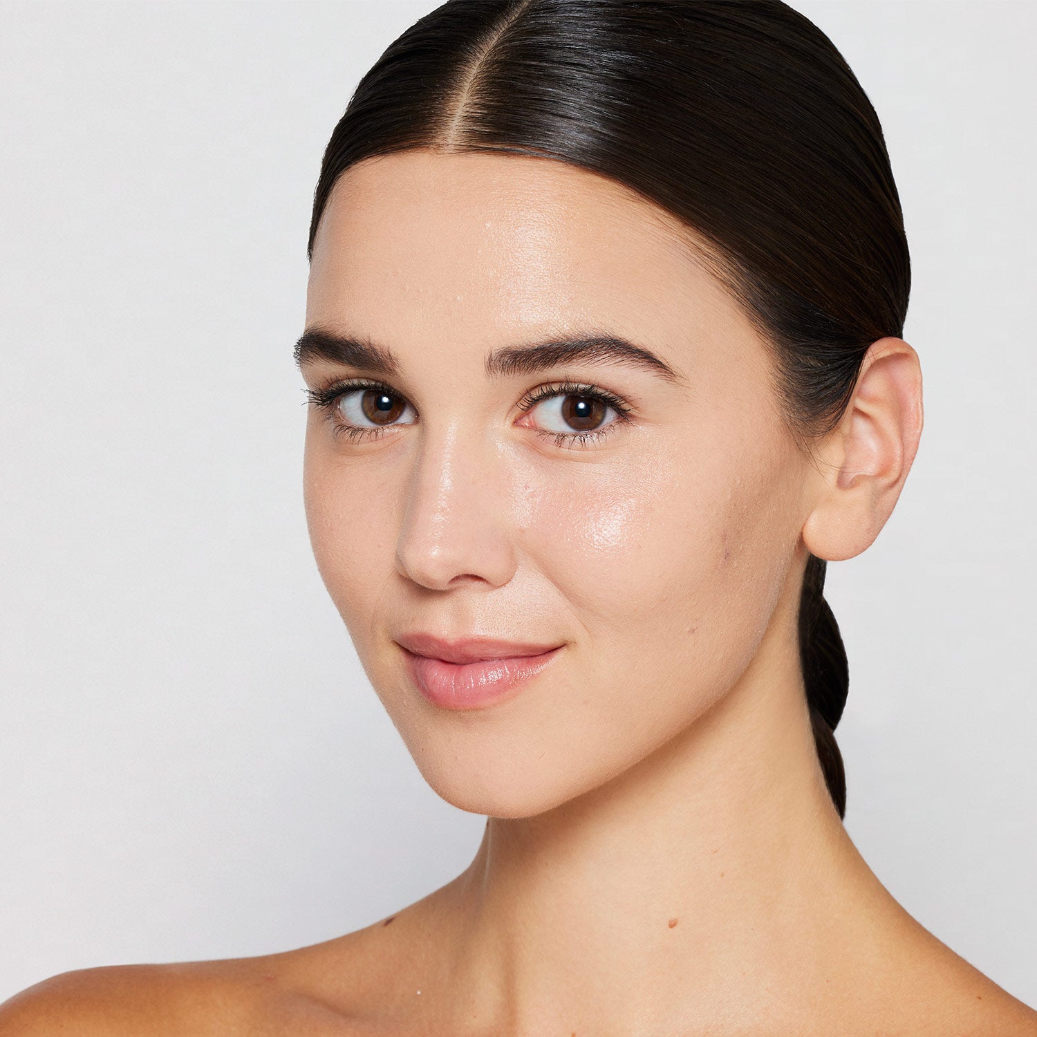 jane iredale - Skintuition SPF 30 Radiance-Boosting Liquid Foundation - 30 Light Medium - TESTER - Flüssige Foundation - jane iredale Mineral Make-up - Care Concept Onlineshop - Vertrieb für Premium Wirkstoffkosmetik