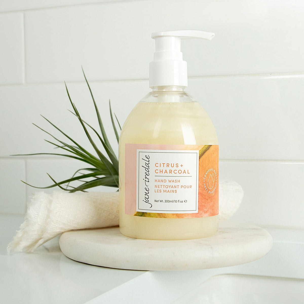 jane iredale - Citrus + Charcoal Hand Wash - Handwäsche - jane iredale Mineral Make-up - Care Concept Onlineshop - Vertrieb für Premium Wirkstoffkosmetik