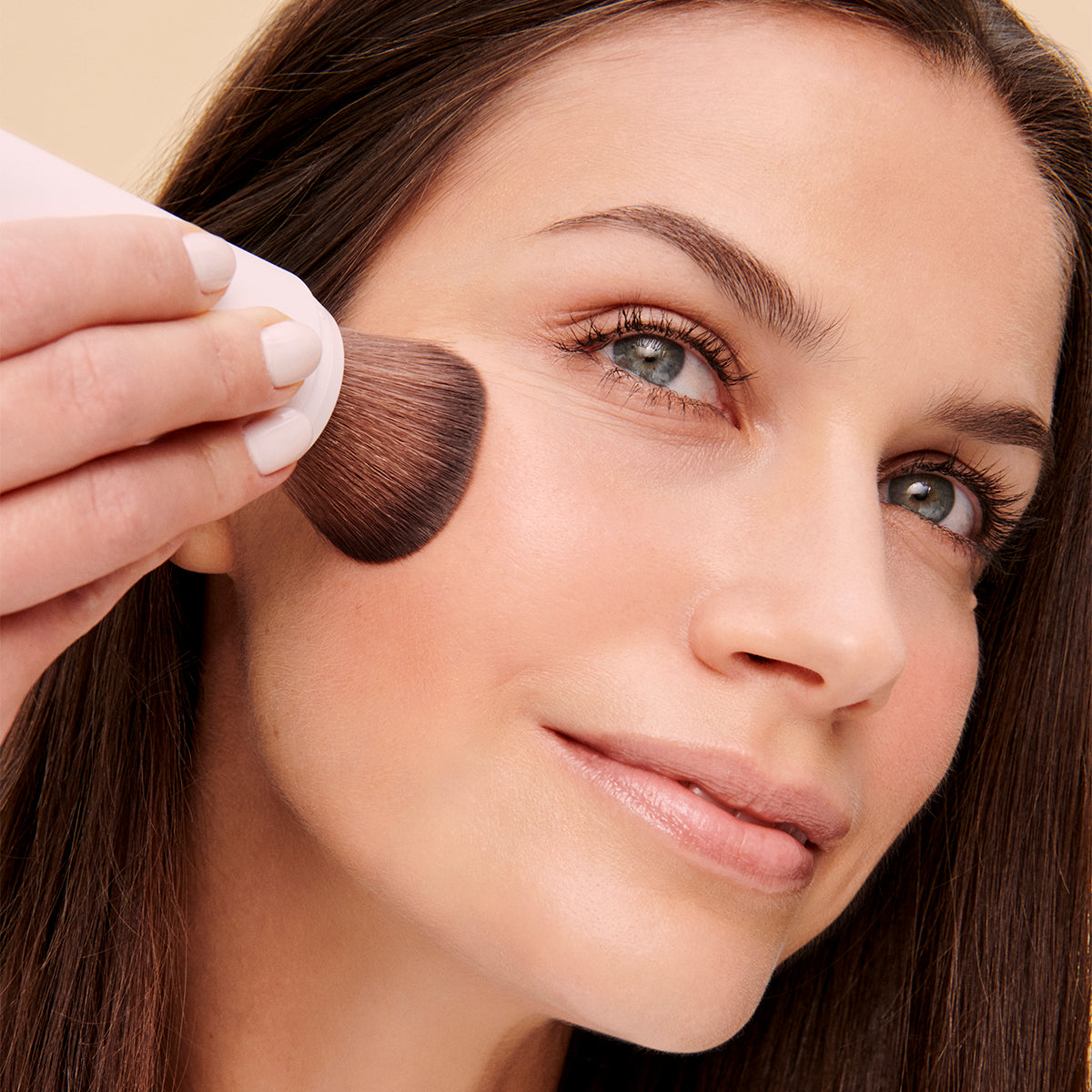 Care Concept Onlineshop - jane iredale - Refillable Brush - auftragen