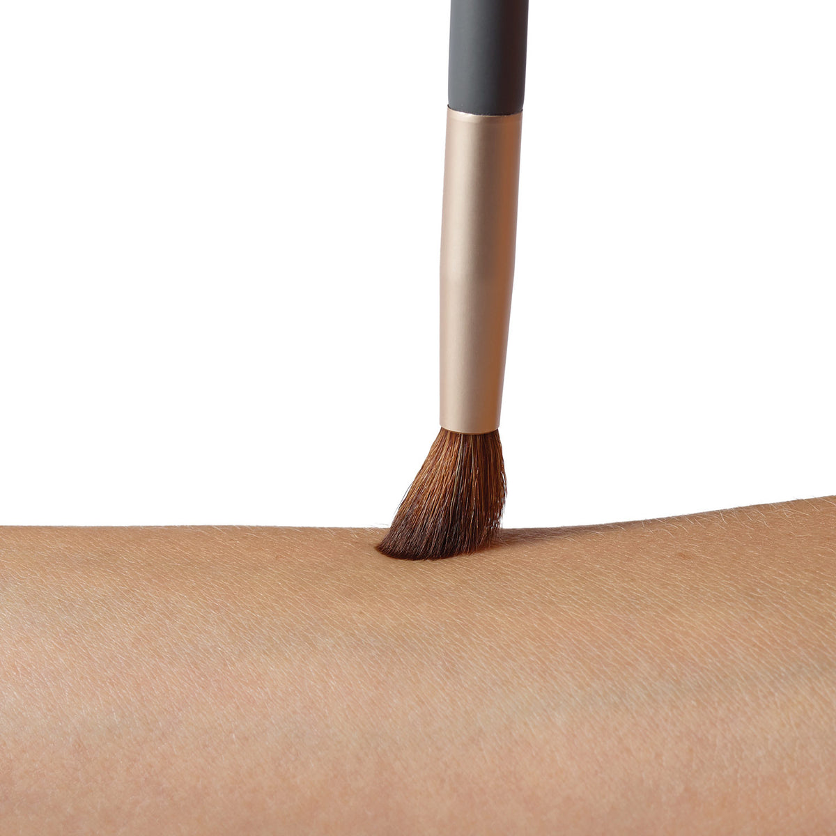 jane iredale - Crease Brush - Lidschatten Pinsel - jane iredale Mineral Make-up - Care Concept Onlineshop - Vertrieb für Premium Wirkstoffkosmetik