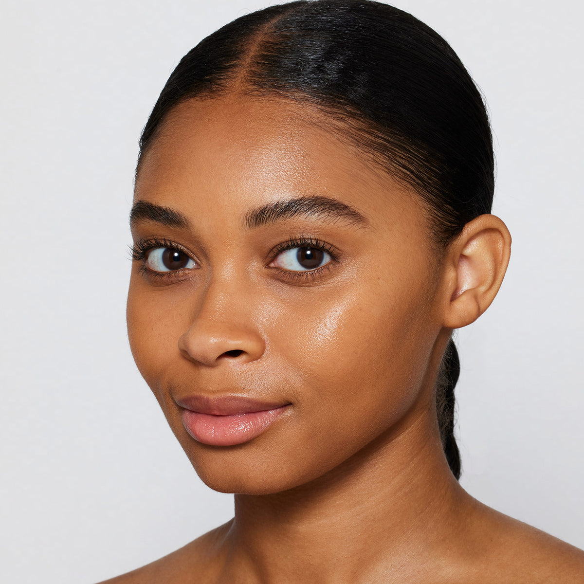 jane iredale - Skintuition SPF 30 Radiance-Boosting Liquid Foundation - 58 Medium Dark - Flüssige Foundation - jane iredale Mineral Make-up - Care Concept Onlineshop - Vertrieb für Premium Wirkstoffkosmetik