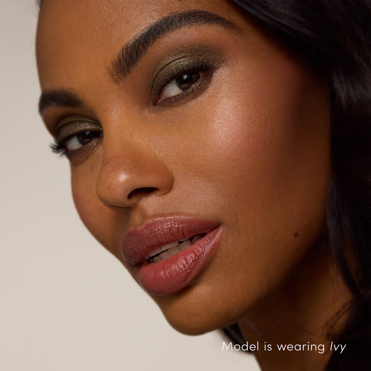jane iredale - ColorLuxe Eye Shadow Stick - Ivy - Lidschattenstift - jane iredale Mineral Make-up - Care Concept Onlineshop - Vertrieb für Premium Wirkstoffkosmetik