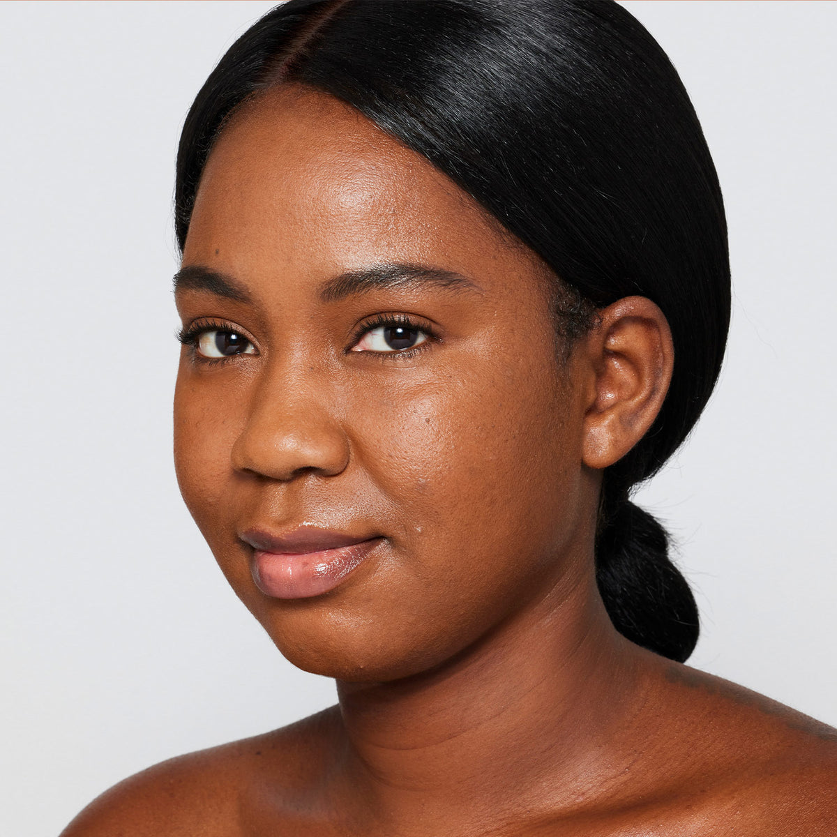 jane iredale - Skintuition SPF 30 Radiance-Boosting Liquid Foundation - 70 Deep - Flüssige Foundation - jane iredale Mineral Make-up - Care Concept Onlineshop - Vertrieb für Premium Wirkstoffkosmetik