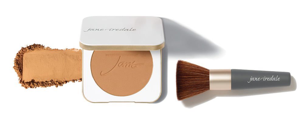 Care Concept Onlineshop - jane iredale - Ein Produktbild des jane iredale Pure Pressed Base Mineral Puder in Kombination mit dem Handi Brush Pinsel